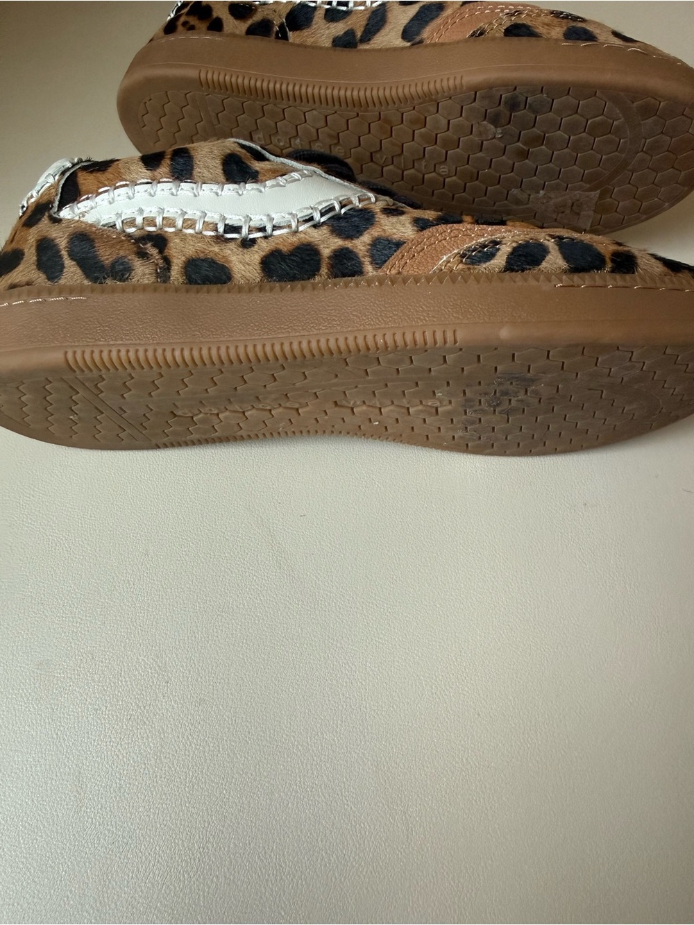 BRAND NEW! Dolce Vita Leopard Print Tan & Black Sneakers with Cream Accent - Picture 6 of 10